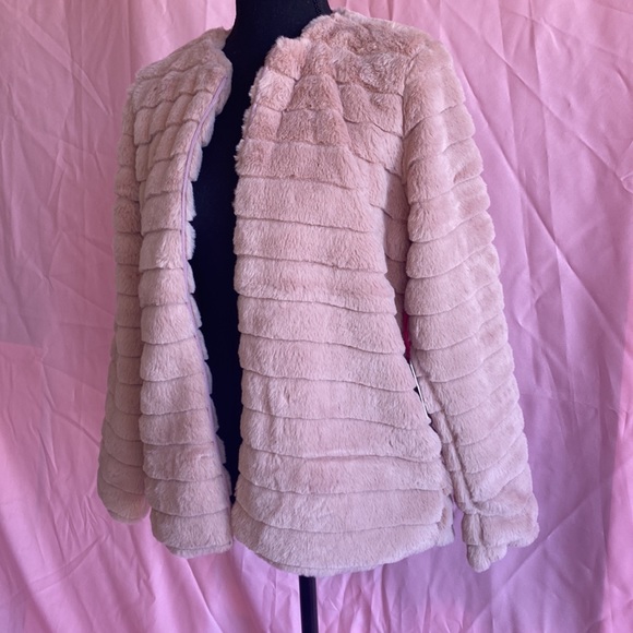 PINK BRAND new Pink Fur coat size Small - Picture 2 of 4